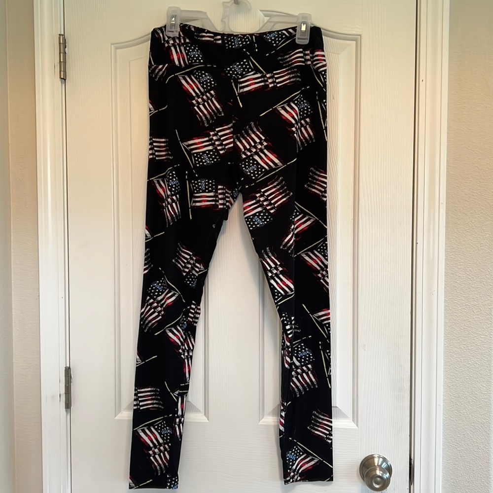 LuLaRoe flag leggings